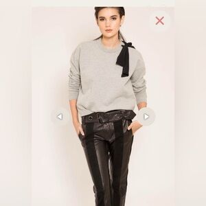 Frame Bow Crew Neck Sweatshirt